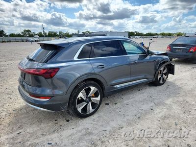 Trzecie zdjęcie samochodu z tyłu: 2019 AUDI E-TRON PRESTIGE VIN:WA1VAAGE9KB006391 - miniatura