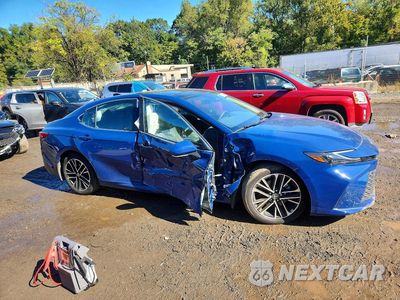 Czwarte zdjęcie samochodu z boku: 2025 TOYOTA CAMRY XLE VIN:4T1DAACK6SU171523 - miniatura