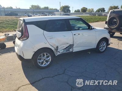 Trzecie zdjęcie samochodu z tyłu: 2025 KIA SOUL LX VIN:KNDJ23AU4S7262227 - miniatura