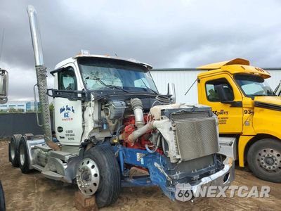 Czwarte zdjęcie samochodu z boku: 2022 KENWORTH T680 SEMI TRUCK VIN:1XKYD49X7NJ133598 - miniatura