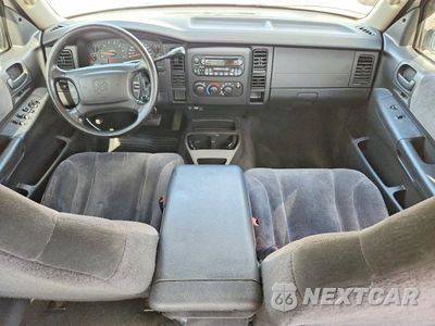 Zdjęcie 8 z 12 samochodu: 2004 DODGE DAKOTA QUAD SLT VIN:1D7HL48N94S763961 - miniatura