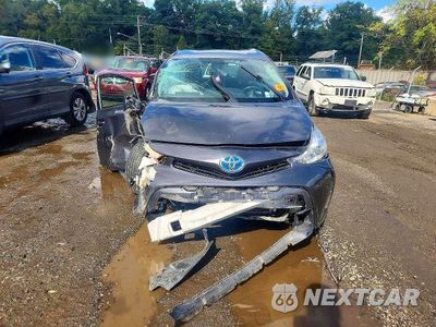 Piąte zdjęcie samochodu w środku: 2017 TOYOTA PRIUS V FOUR VIN:JTDZN3EU6HJ065530 - miniatura
