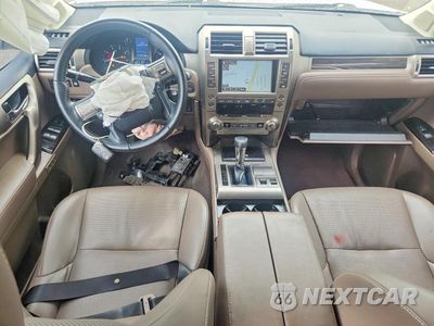 Zdjęcie 8 z 14 samochodu: 2018 LEXUS GX 460 VIN:JTJBM7FX9J5199268 - miniatura