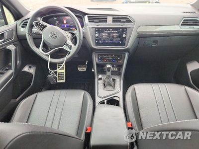 Zdjęcie 8 z 13 samochodu: 2024 VOLKSWAGEN TIGUAN SE R-LINE BLACK VIN:3VVCB7AXXRM053246 - miniatura