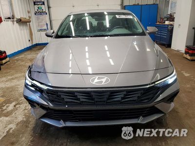Piąte zdjęcie samochodu w środku: 2025 HYUNDAI ELANTRA SEL VIN:KMHLS4DG6SU936704 - miniatura