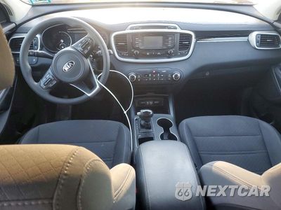 Zdjęcie 8 z 12 samochodu: 2017 KIA SORENTO LX VIN:5XYPG4A31HG296940 - miniatura