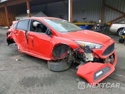 Czwarte zdjęcie samochodu z boku: 2017 FORD FOCUS ST VIN:1FADP3L94HL229855 - miniatura