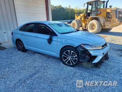 Czwarte zdjęcie samochodu z boku: 2025 VOLKSWAGEN JETTA SPORT VIN:3VWBX7BU5SM024529 - miniatura
