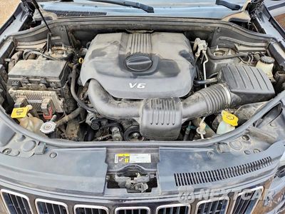 Zdjęcie 12 z 13 samochodu: 2015 JEEP GRAND CHEROKEE LAREDO VIN:1C4RJEAG5FC613980 - miniatura