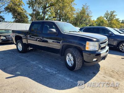 Czwarte zdjęcie samochodu z boku: 2011 CHEVROLET SILVERADO K1500 LT VIN:3GCPKSE33BG227575 - miniatura