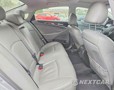 Zdjęcie 10 z 13 samochodu: 2013 HYUNDAI SONATA LIMITED VIN:5NPEC4AC4DH613020 - miniatura