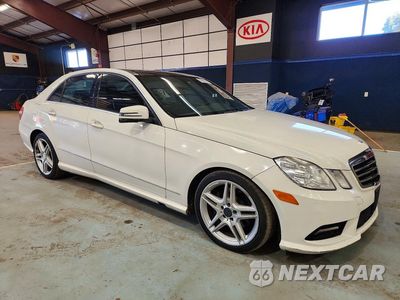 Czwarte zdjęcie samochodu z boku: 2011 MERCEDES-BENZ E 350 4MATIC VIN:WDDHF8HB4BA385426 - miniatura