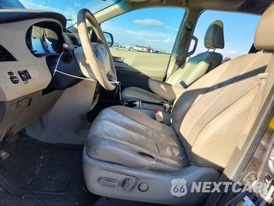 Zdjęcie 7 z 13 samochodu: 2011 TOYOTA SIENNA XLE 8-PASSENGER VIN:5TDYK3DC2BS027123 - miniatura