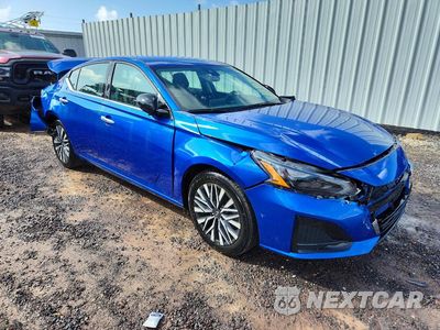 Czwarte zdjęcie samochodu z boku: 2025 NISSAN ALTIMA SV VIN:1N4BL4DV8SN301379 - miniatura