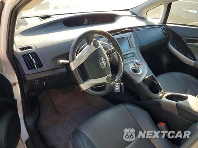 Zdjęcie 8 z 12 samochodu: 2015 TOYOTA PRIUS FOUR VIN:JTDKN3DU3F1926033 - miniatura