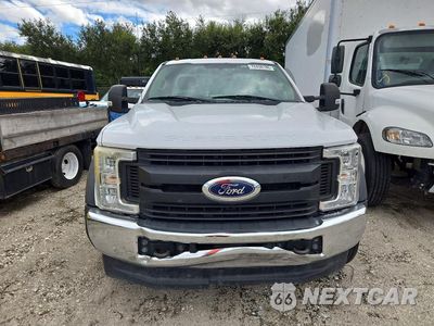 Piąte zdjęcie samochodu w środku: 2019 FORD F550 SUPER DUTY VIN:1FDUF5HT4KDA13482 - miniatura