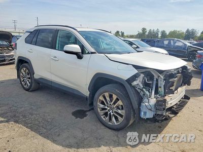 Czwarte zdjęcie samochodu z boku: 2021 TOYOTA RAV4 XLE PREMIUM VIN:2T3A1RFV3MW163235 - miniatura