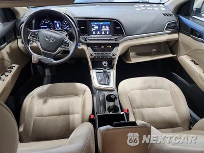 Zdjęcie 8 z 12 samochodu: 2017 HYUNDAI ELANTRA VALUE EDITION VIN:KMHD84LF8HU425578 - miniatura