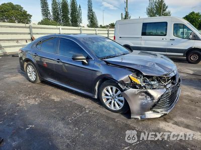 Czwarte zdjęcie samochodu z boku: 2020 TOYOTA CAMRY LE VIN:4T1C11AKXLU904351 - miniatura