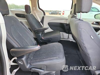 Zdjęcie 11 z 14 samochodu: 2017 CHRYSLER PACIFICA TOURING VIN:2C4RC1DG5HR744948 - miniatura