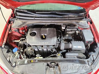 Zdjęcie 11 z 12 samochodu: 2018 HYUNDAI ELANTRA SEL VIN:5NPD84LF0JH230773 - miniatura