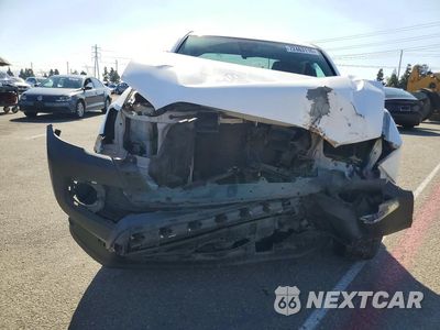 Piąte zdjęcie samochodu w środku: 2019 TOYOTA TACOMA SR VIN:5TFRX5GN9KX142889 - miniatura