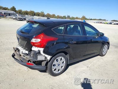 Trzecie zdjęcie samochodu z tyłu: 2012 FORD FOCUS SE VIN:1FAHP3K29CL237609 - miniatura