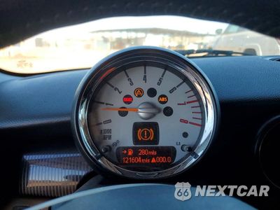 Zdjęcie 9 z 12 samochodu: 2010 MINI COOPER S VIN:WMWMF7C57ATX45129 - miniatura