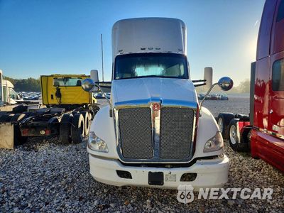Piąte zdjęcie samochodu w środku: 2014 KENWORTH CONSTRUCTION T680 VIN:1XKYA48X1EJ402978 - miniatura