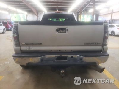 Zdjęcie 6 z 12 samochodu: 2005 CHEVROLET SILVERADO K3500 VIN:1GCJK33215F809640 - miniatura