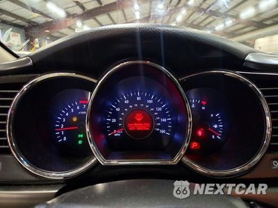 Zdjęcie 9 z 12 samochodu: 2013 KIA OPTIMA LX VIN:KNAGM4A72D5351746 - miniatura
