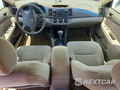 Zdjęcie 8 z 12 samochodu: 2002 TOYOTA CAMRY LE V6 VIN:JTDBF32KX20021612 - miniatura