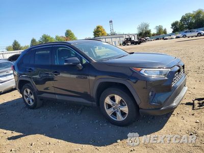 Czwarte zdjęcie samochodu z boku: 2021 TOYOTA RAV4 XLE VIN:2T3W1RFV9MC100499 - miniatura