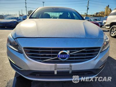 Piąte zdjęcie samochodu w środku: 2016 VOLVO S60 PREMIER VIN:YV126MFK5G2393056 - miniatura