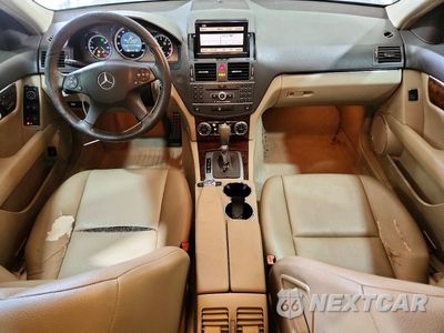 Zdjęcie 8 z 12 samochodu: 2011 MERCEDES-BENZ C 300 VIN:WDDGF5EB4BR134969 - miniatura