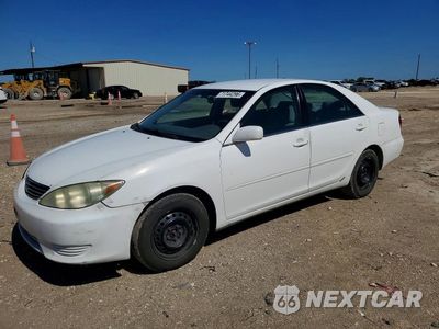 2005 TOYOTA CAMRY LE 4T1BE32K95U393230 - główne zdjęcie licytacji z USA - miniatura