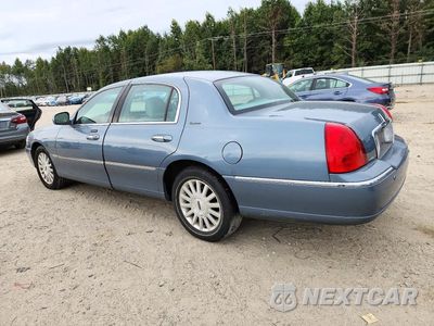Drugie zdjęcie samochodu z przodu: 2004 LINCOLN TOWN CAR EXECUTIVE VIN:1LNHM81W14Y682317 - miniatura