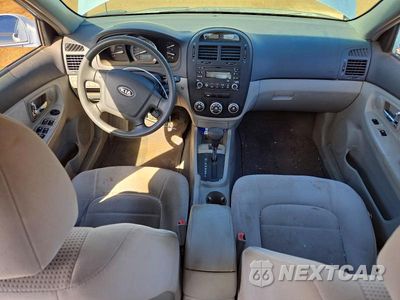 Zdjęcie 8 z 12 samochodu: 2007 KIA SPECTRA LX VIN:KNAFE121775431758 - miniatura