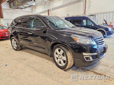 Czwarte zdjęcie samochodu z boku: 2017 CHEVROLET TRAVERSE LT VIN:1GNKVGKD2HJ252963 - miniatura