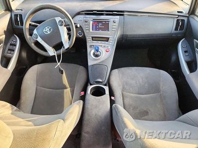 Zdjęcie 8 z 12 samochodu: 2013 TOYOTA PRIUS TWO VIN:JTDKN3DU4D5576059 - miniatura