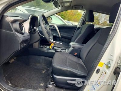 Zdjęcie 7 z 13 samochodu: 2017 TOYOTA RAV4 LE VIN:JTMBFREV3HJ169144 - miniatura