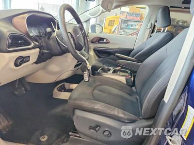 Zdjęcie 7 z 14 samochodu: 2017 CHRYSLER PACIFICA TOURING L VIN:2C4RC1BG8HR753534 - miniatura