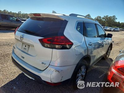 Trzecie zdjęcie samochodu z tyłu: 2017 NISSAN ROGUE SV VIN:5N1AT2MTXHC840661 - miniatura