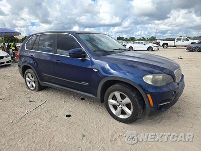 Czwarte zdjęcie samochodu z boku: 2011 BMW X5 XDRIVE50I VIN:5UXZV8C57BL417856 - miniatura