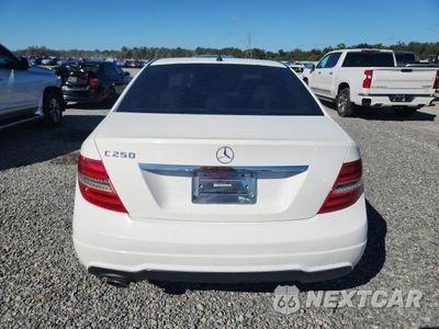 Zdjęcie 6 z 12 samochodu: 2014 MERCEDES-BENZ C 250 VIN:WDDGF4HB7EA941737 - miniatura