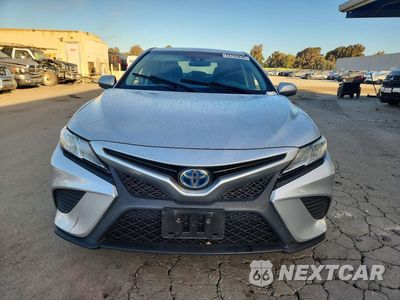 Piąte zdjęcie samochodu w środku: 2018 TOYOTA CAMRY HYBRID SE VIN:4T1B21HK6JU505755 - miniatura