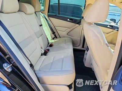 Zdjęcie 11 z 13 samochodu: 2012 VOLKSWAGEN TIGUAN S VIN:WVGAV7AX3CW532026 - miniatura