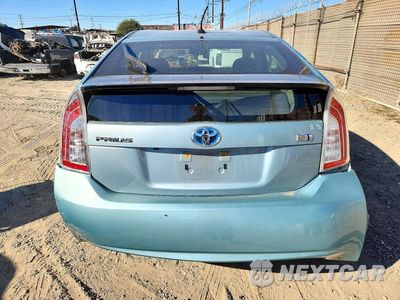 Zdjęcie 6 z 13 samochodu: 2015 TOYOTA PRIUS THREE VIN:JTDKN3DUXF1883052 - miniatura