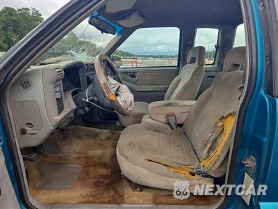 Zdjęcie 7 z 12 samochodu: 1995 CHEVROLET S TRUCK S10 VIN:1GCCS19Z9S8206727 - miniatura