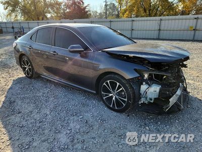 Czwarte zdjęcie samochodu z boku: 2018 TOYOTA CAMRY SE VIN:4T1B11HKXJU009019 - miniatura